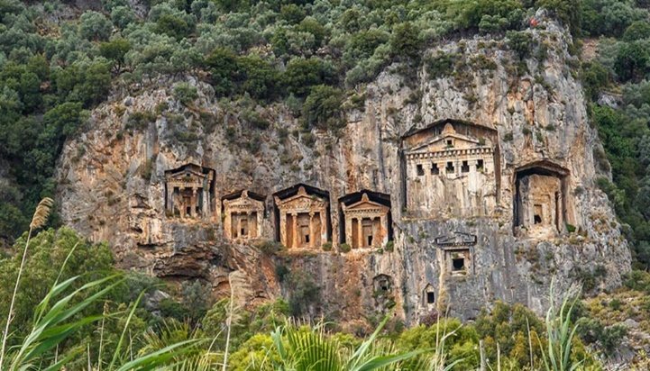 Ankara-Hattusas-Amasya (380 km)